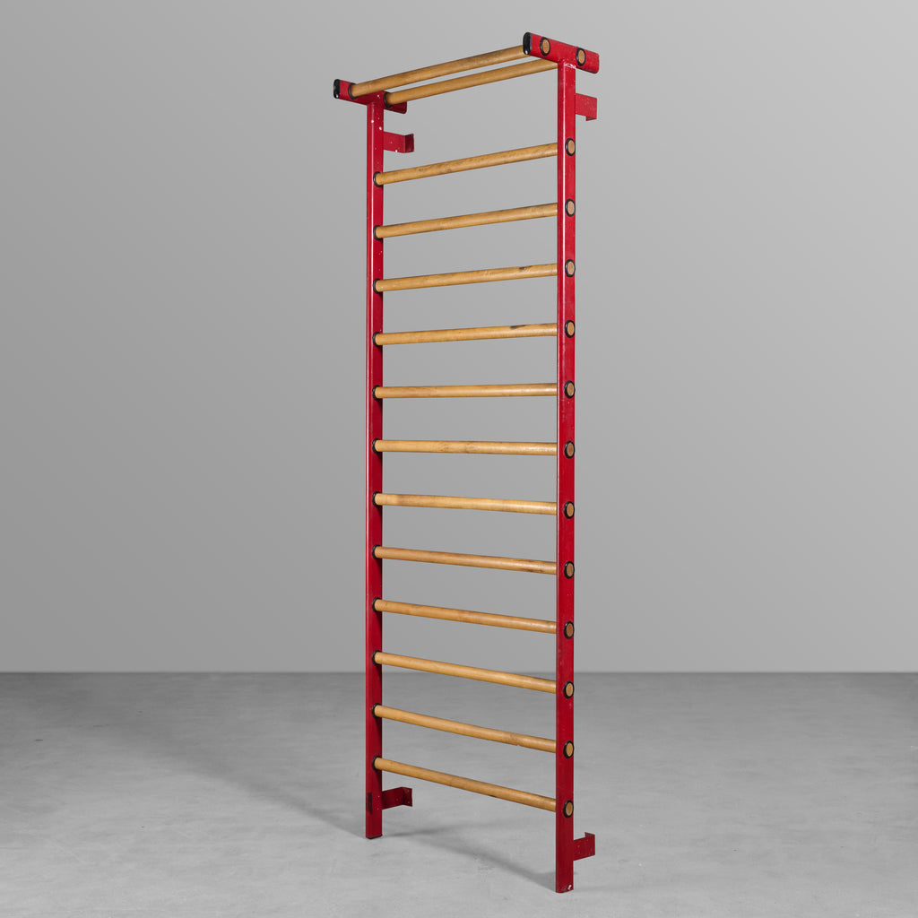 Stall Bar